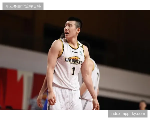 付豪凭借其篮下勾手和篮板球嗅觉，在新赛季成为辽宁队本土内线中坚力量